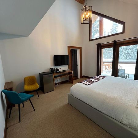 Winston Lodge 골든 외부 사진