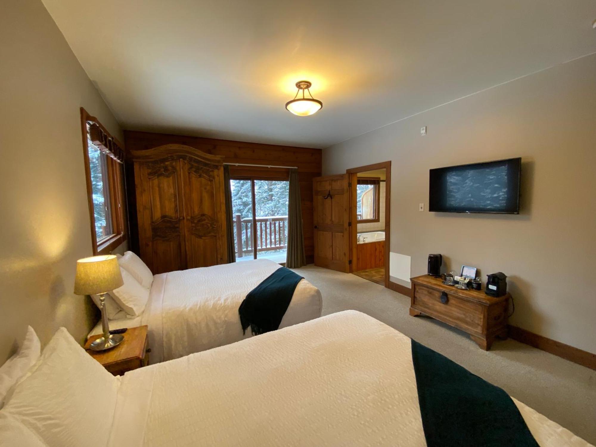 Winston Lodge 골든 외부 사진