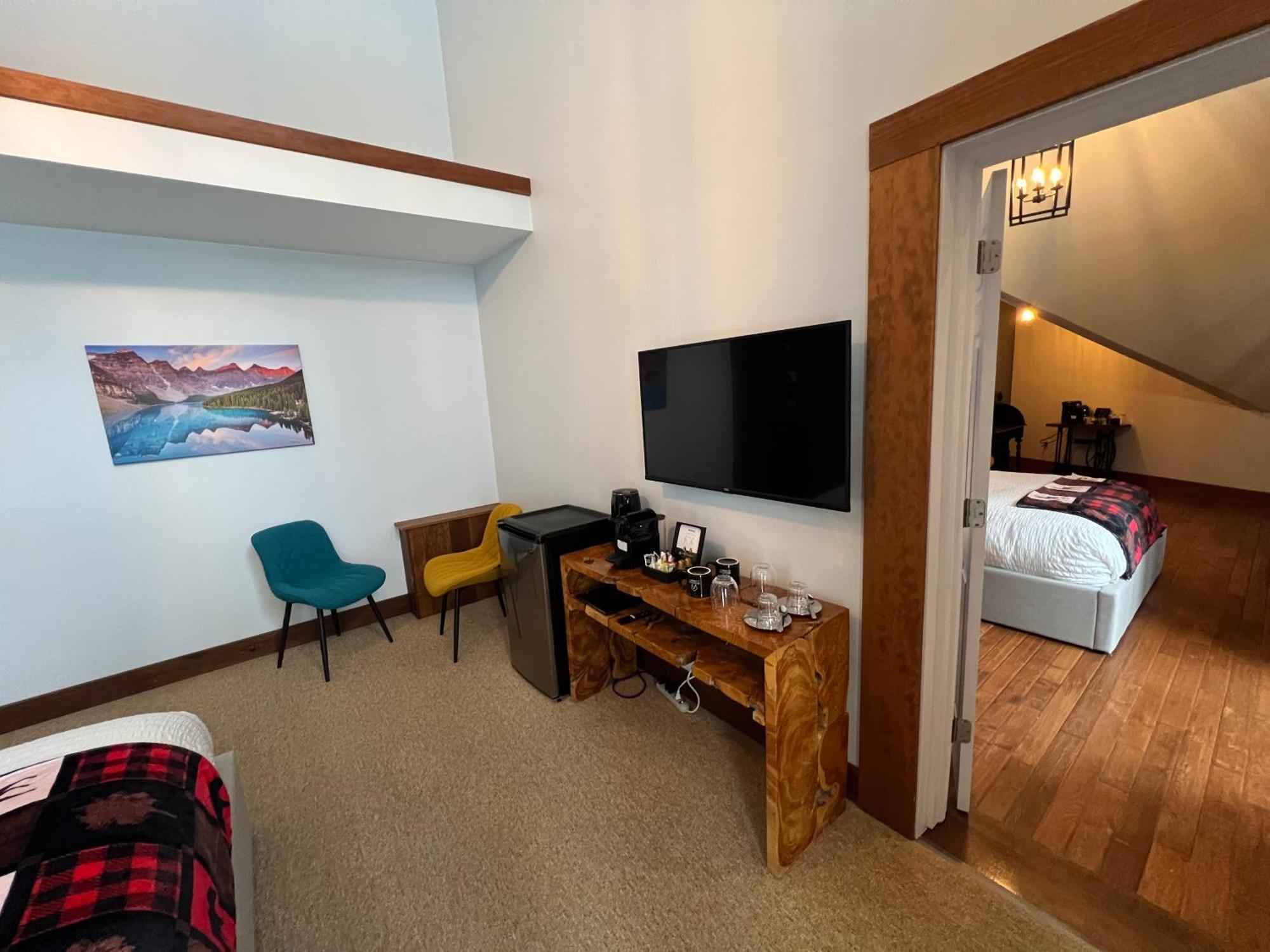 Winston Lodge 골든 외부 사진
